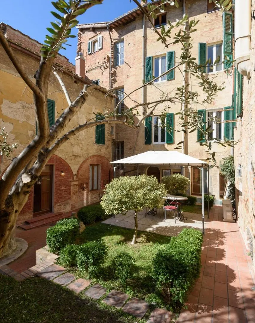 Regis Condo Siena Aparthotel