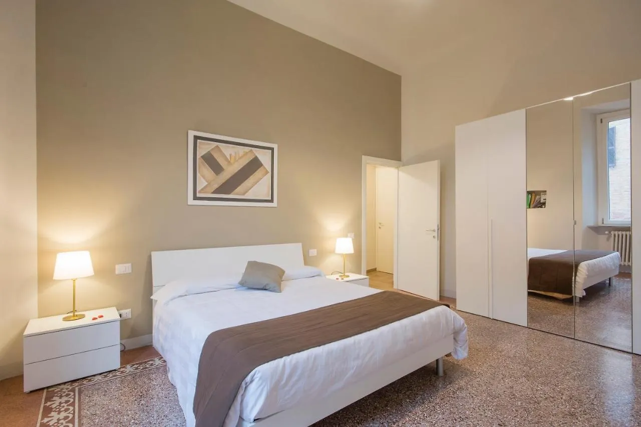 ** Aparthotel Regis Condo Siena Italy