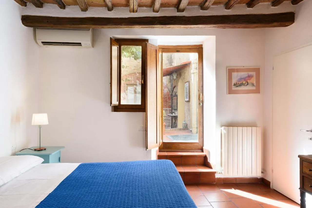 Regis Condo Siena 2*,  Italy