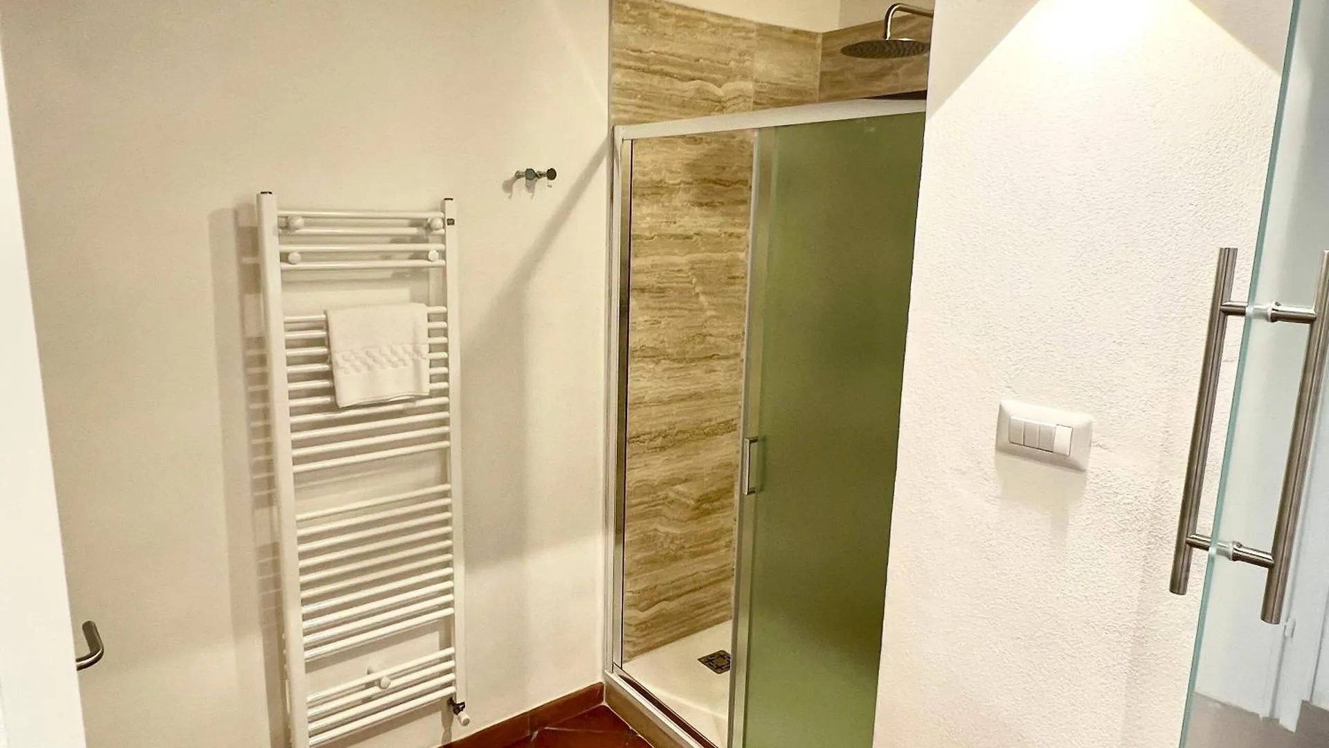 Regis Condo Siena