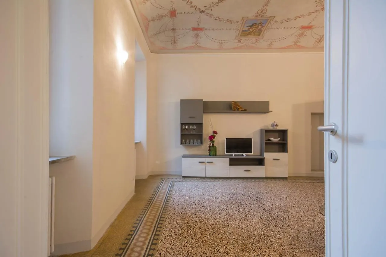 Regis Condo Siena