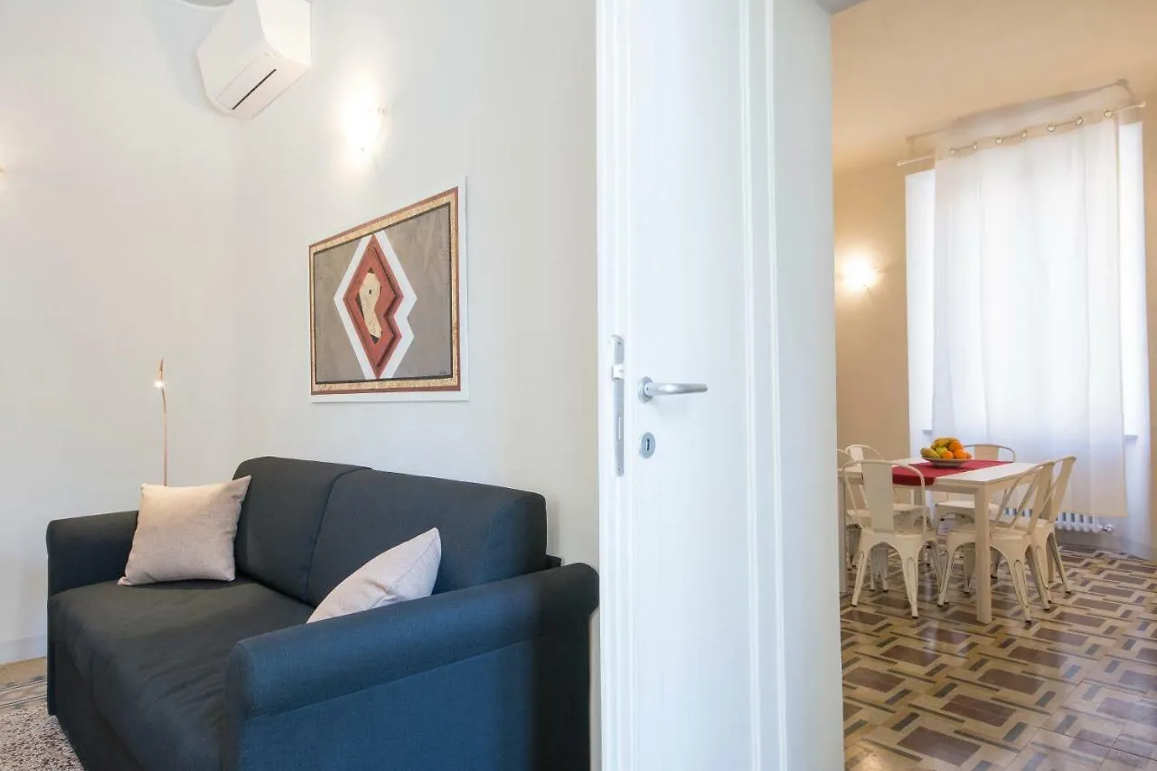 Regis Condo Siena Italien